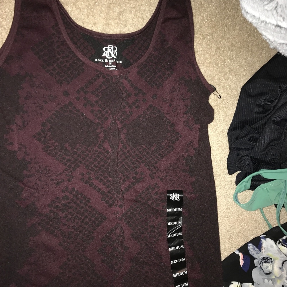 black and maroon pattern tank top